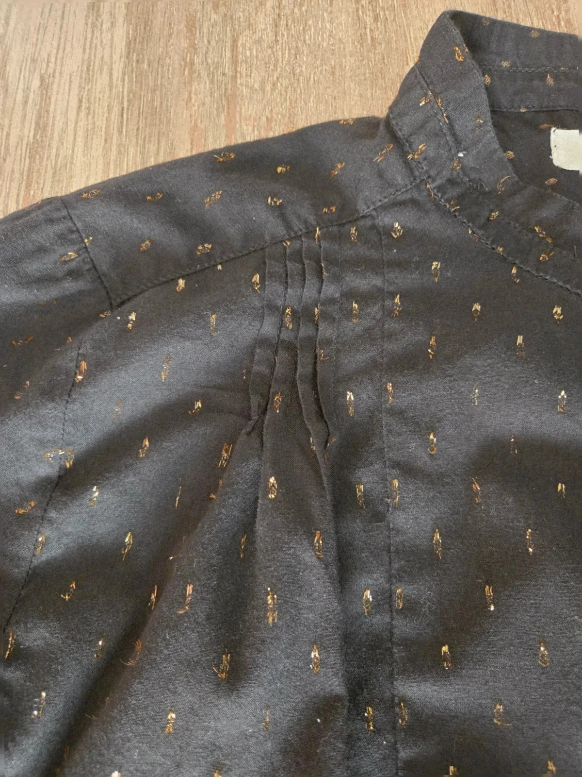 Blusa feminina preta e dourada MKT Studio tamanho 38 – photo 4